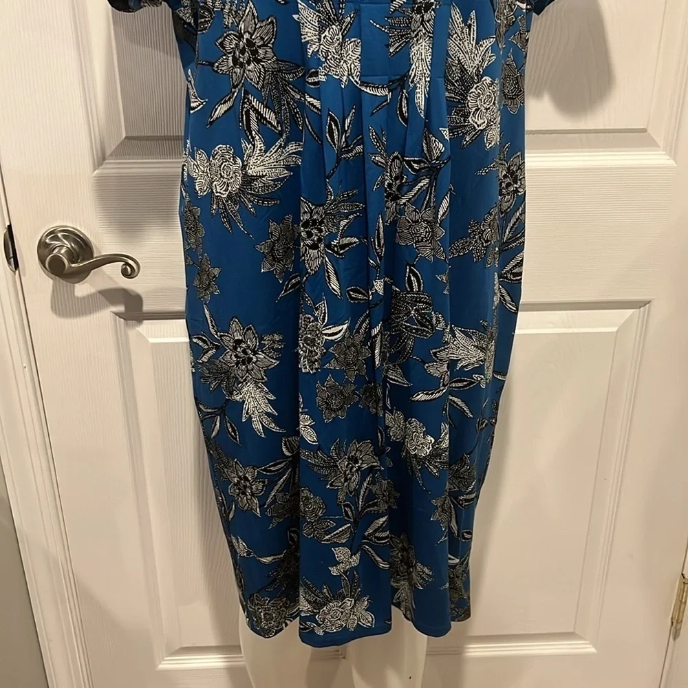 J.Jill wearever collection pleated blue floral shift dress size Large